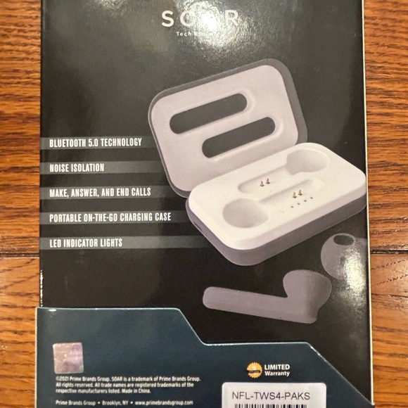 Green Bay Packer Ear Buds - Picture 2 of 3